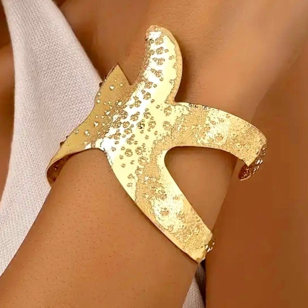 NEW! Starfish Bangle